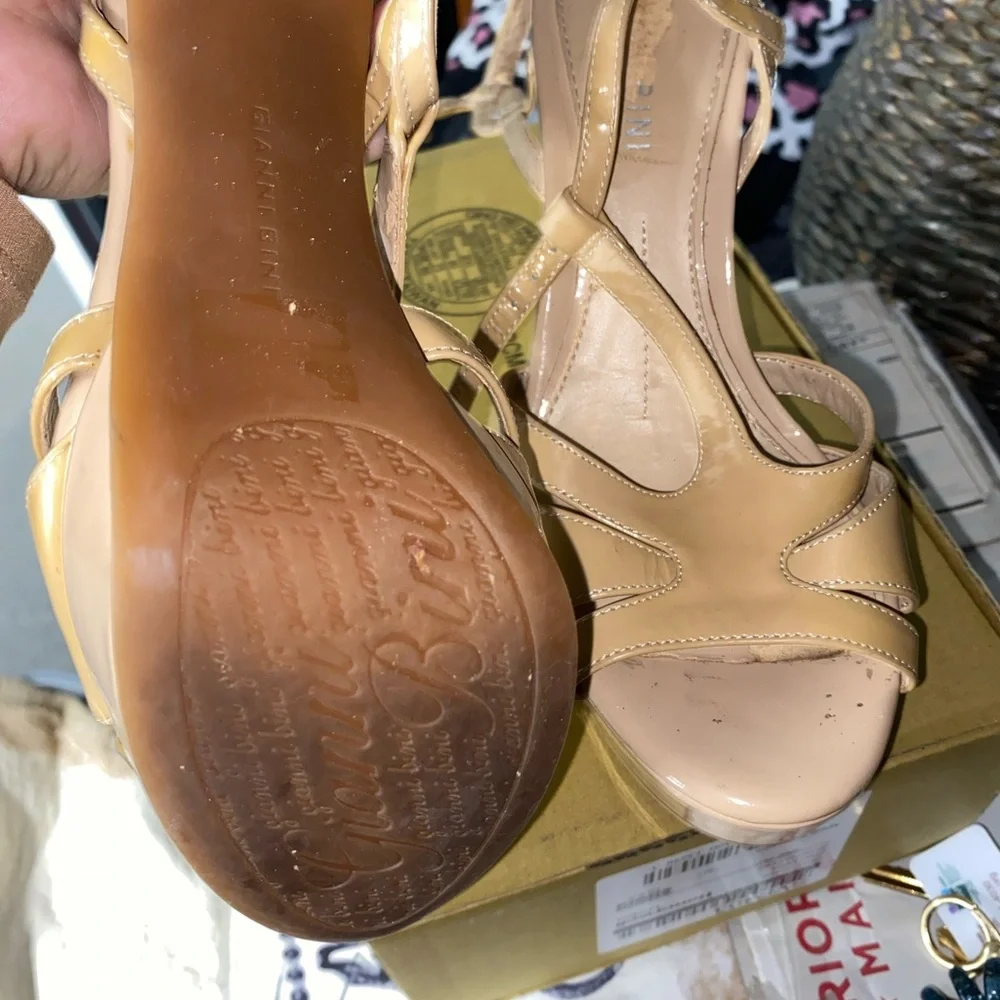 Heels - Picture 2 of 4